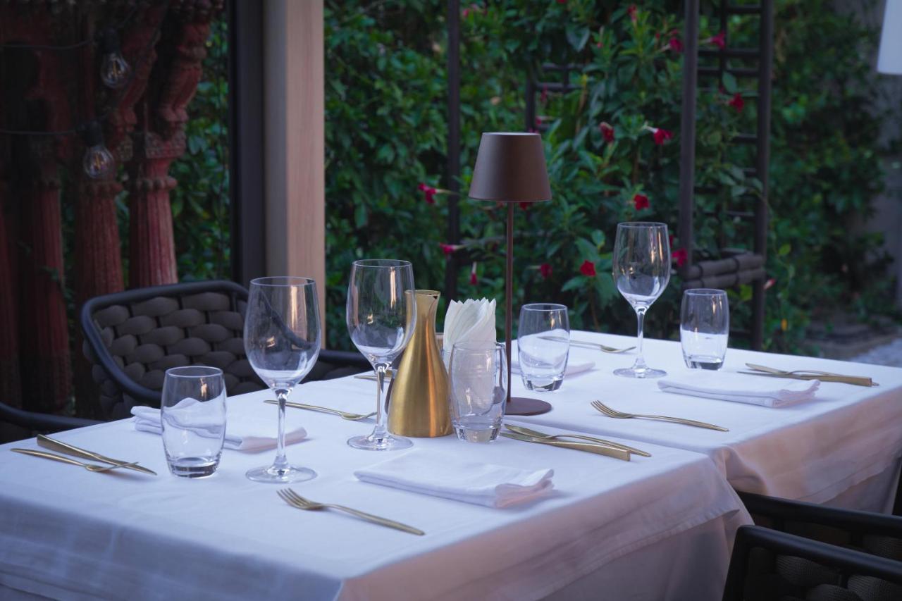 Unique Boutique Hotel Antibes Juan-Les-Pins ภายนอก รูปภาพ